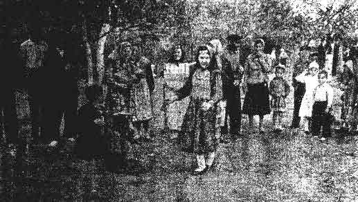 Сцена для сабантуя. Нязенетровский район, Челябинская область. 1959 г. Сцена для сабантуя. Нязенетровский район, Челябинская область. 1959 г.