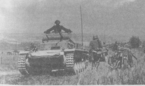 Pz.II Ausf.C во Франции. Май 1940 года. Pz.II Ausf.C во Франции. Май 1940 года.