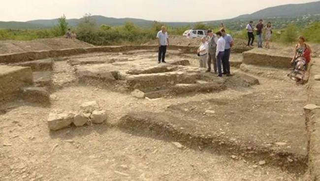 Византийский медальон найден на раскопках древнего княжества в Крыму