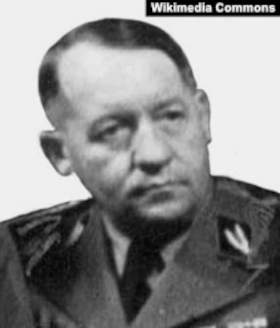 начальник разведывательного бюро германского МИДа, однокашник Риббентропа по гимназии, оберфюрер СС Рудольф Ликус начальник разведывательного бюро германского МИДа, однокашник Риббентропа по гимназии, оберфюрер СС Рудольф Ликус